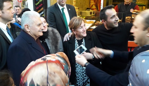 Binali Yıldırım İzmit'e geldi ve ilk olarak ona gitti