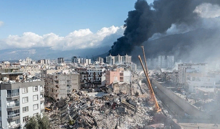 Binlerce bina kullanılamaz hale geldi