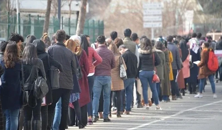 Binlerce işsiz ödenekten yararlanamıyor!