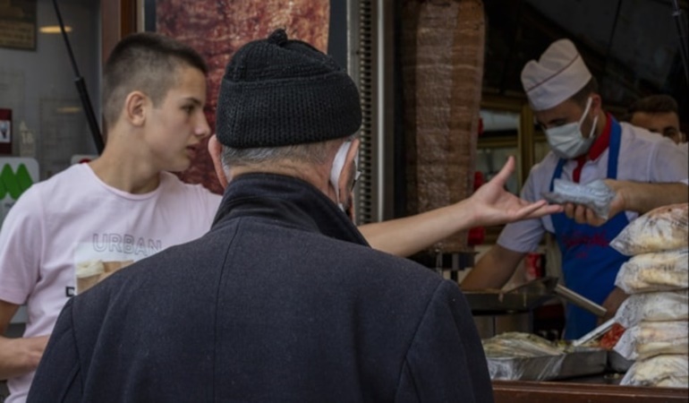 Bir döner olmuş 60 lira nasıl yiyeceğiz?