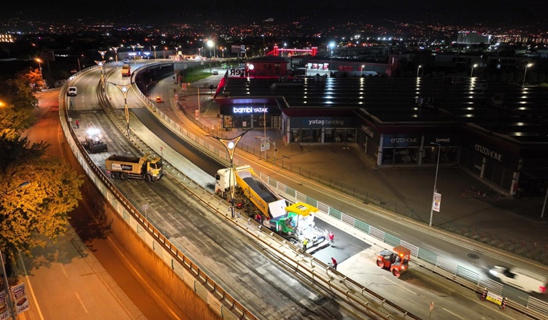 Bir gecede asfaltlandı