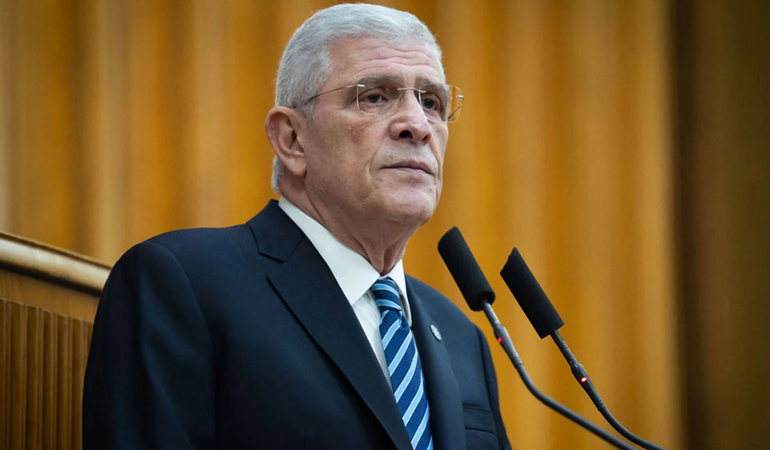 Bir grup etnik saplantılı şımarık devlete kafa tutuyor