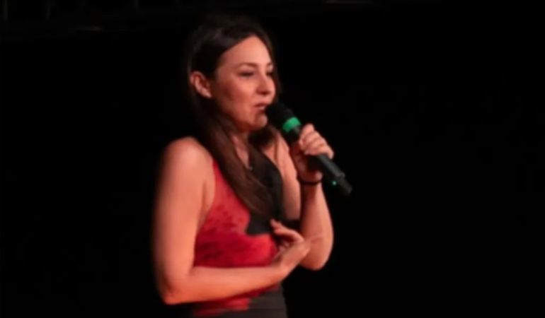 Bir komedyene daha espri yaptı diye hapis cezası