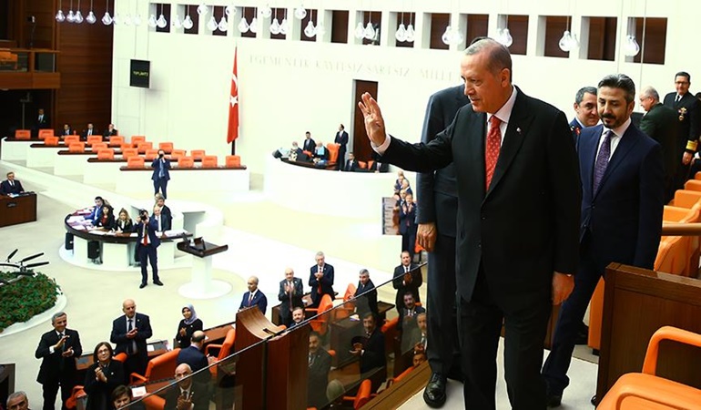 Bir ömür iktidarda kalmak için parlamenter sisteme dönelim!