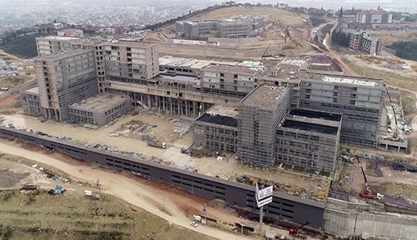 Bitirilemeyen Şehir Hastanesi'ni  bakana sordu