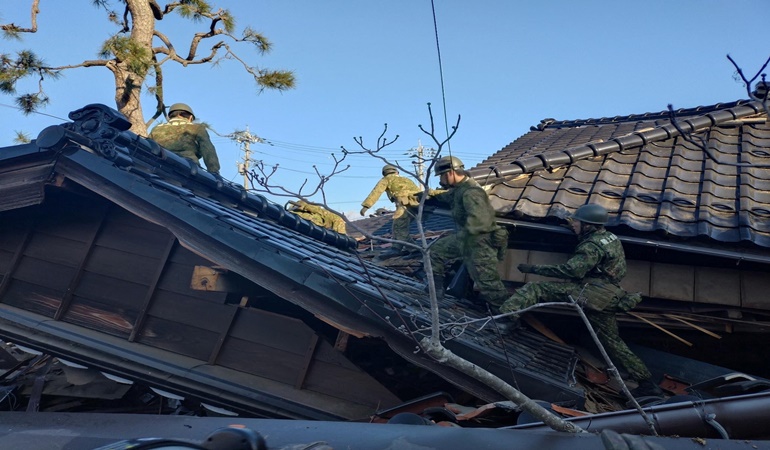 Bizde 48 bin kişiyi, Japonya'da 48 kişiyi öldüren deprem