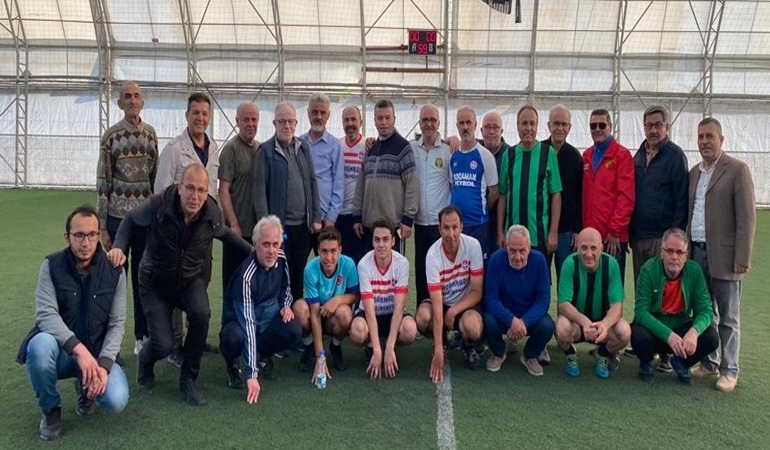 Bizkandırayız halı sahada