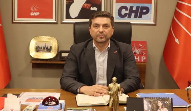 Boş gündemle beklenen büyük depremi unutturmaya çalışıyorlar