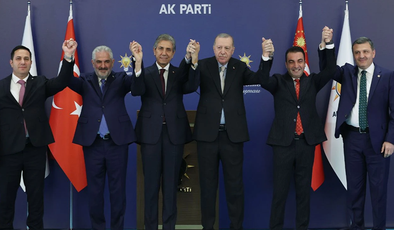 Böyle giderse YRP'de başkan kalmayacak!