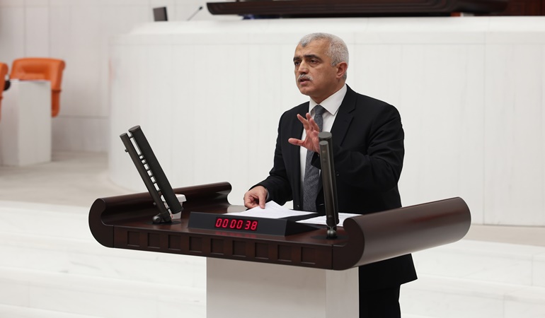 Bozkurtlar Gazze’ye diyeceğinize İsrail’e giden 350 gemiyi durdurun