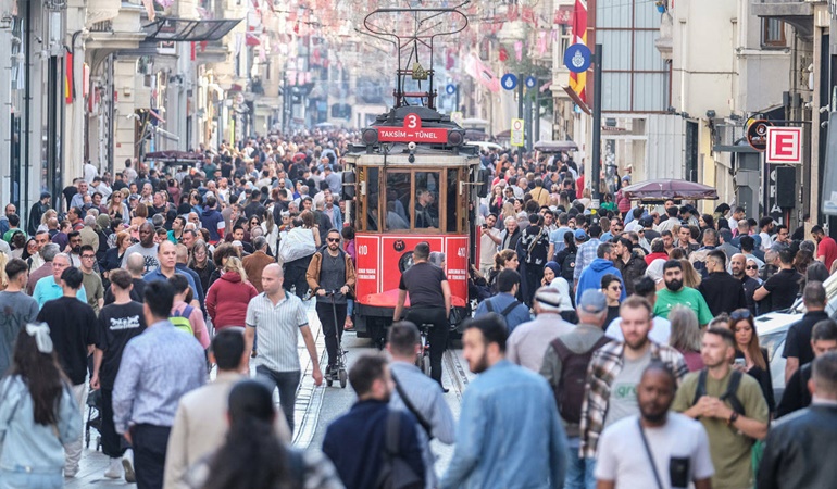 Bu anketten iktidarı üzecek sonuçlar çıktı!