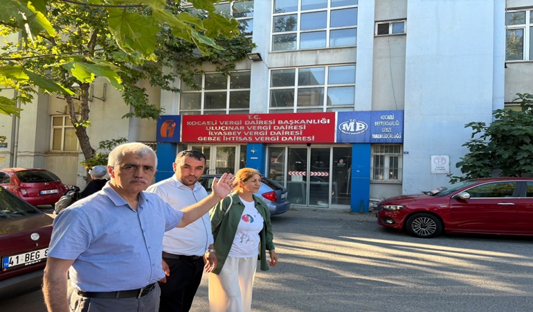 Bu bina insanların başına yıkılınca mı önlem alacaksınız?
