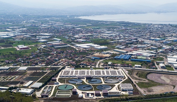 Bu güneş santralleri 3 bin 405 evin günlük elektriğini sağlıyor