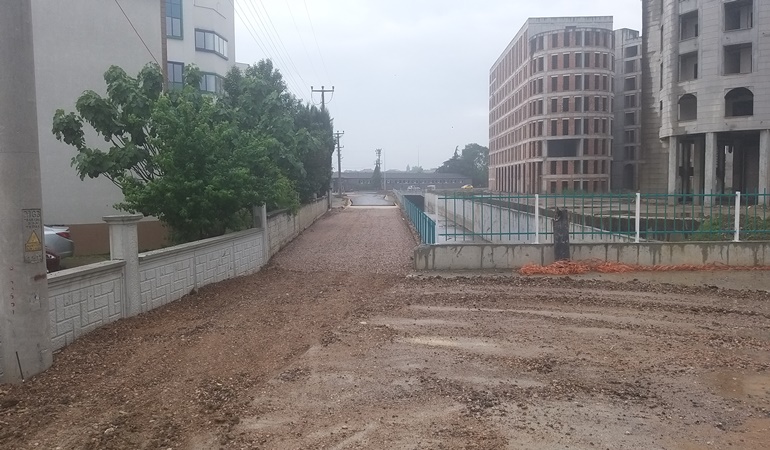 Bu sokaktaki çalışmayı 2 yıldır bitiremediler