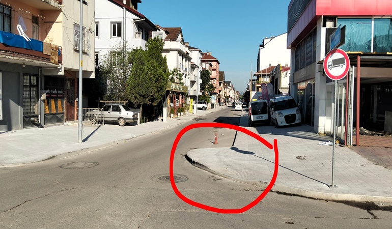Bu yolda daha kaç araç hasar görecek?