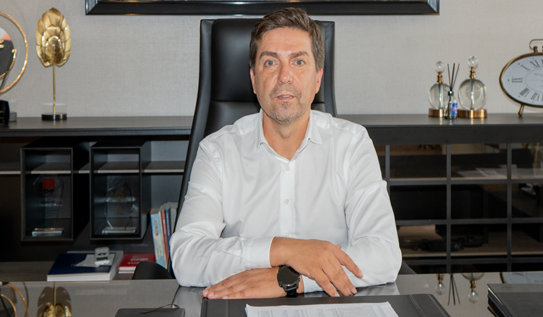 Bülent Sarı: Adaletten yana ve özgür nice bayramlar