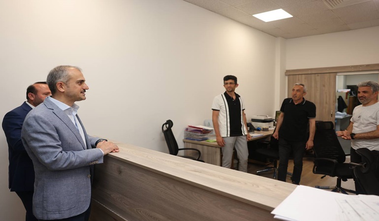 Bünyamin Çiftçi birimleri gezdi