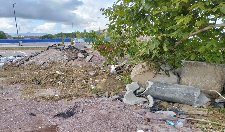 Burası İSU’nun altyapı çöplüğü mü?