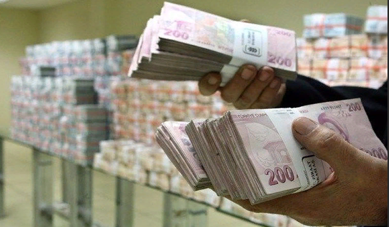 Bütçede açık büyüdü, faiz harcaması rekor kırdı