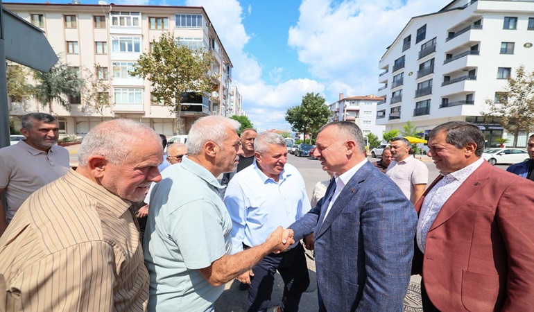 Büyükakın, çocukluğunun geçtiği Karamürsel’de çalışmaları inceledi