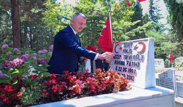 Büyükakın’dan 15 Temmuz şehitlerine vefa