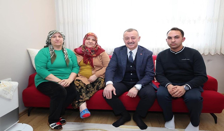 Büyükakın’dan şehit ailesine bayram ziyareti