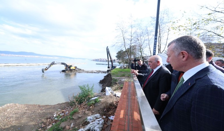 Büyükakın, Değirmendere’de kayık- çekek yerini inceledi