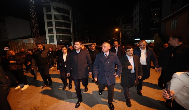 Büyükakın, gece boyunca Gebze’de yıkılan binanın bulunduğu bölgedeydi