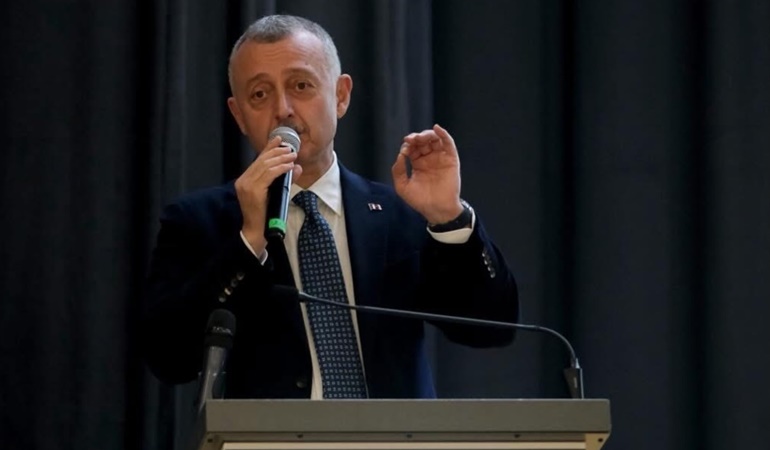 Büyükakın: Gelecek, iyi eğitilmiş gençlerde