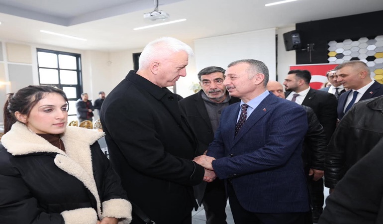 Büyükakın, Gölcük’te partililerle bir araya geldi