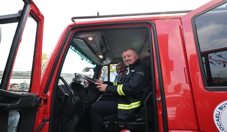 Büyükakın: İtfaiyemizin kahramanlarıyla gurur duyuyorum