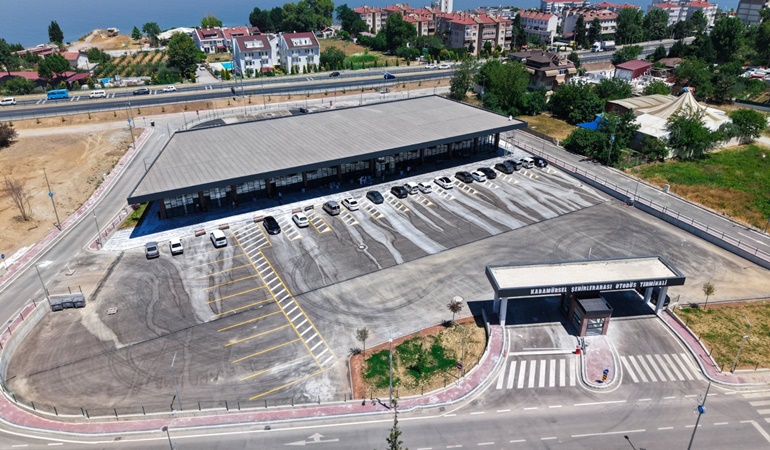 Büyükakın, Karamürsel ve Gölcük otogarlarının eski ve yeni halini paylaştı