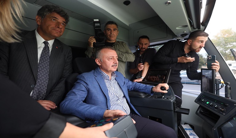 Büyükakın, Kartepe’ye de giden tramvayda iddialı konuştu