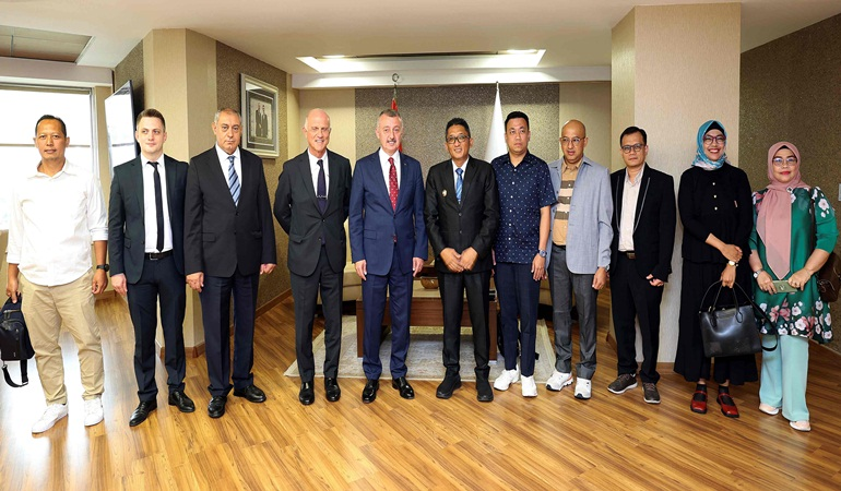 Büyükakın, Padang Belediye Başkanını ağırladı 