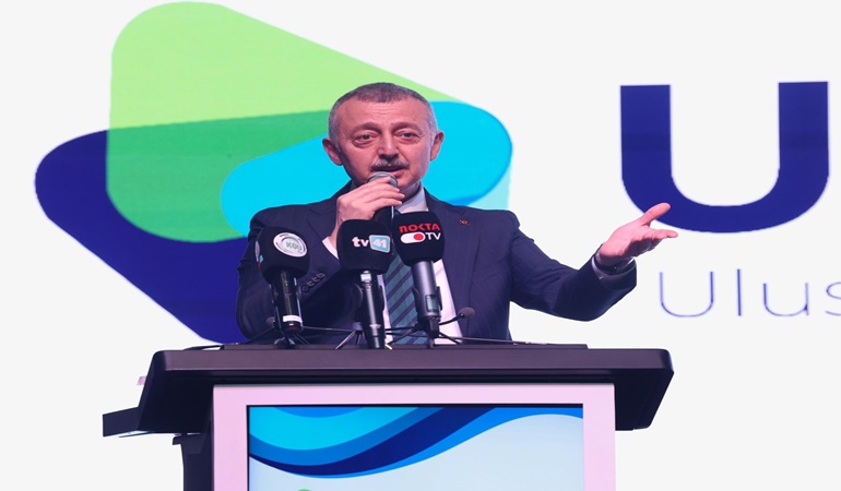 Büyükakın Sağlık Şurası’nda konuştu