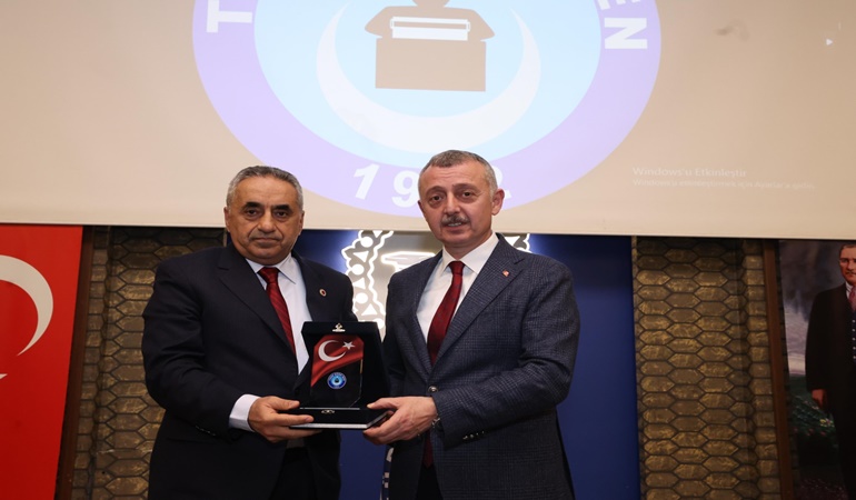 Büyükakın, Türk Büro-Sen’in moral gecesine katıldı