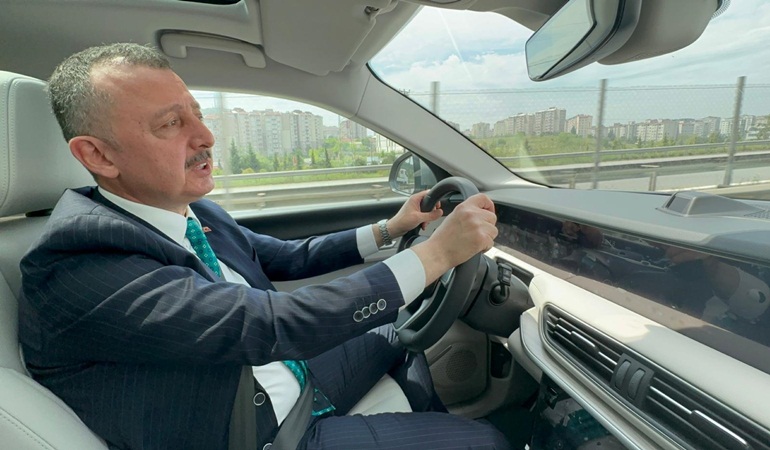 Büyükakın: Türkiye Cumhuriyeti’nin bir çocuğu olarak TOGG ile ancak gurur duyulur