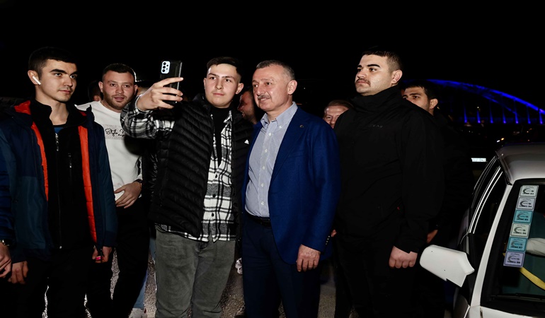 Büyükakın ve Tutuş, Modifiye araç tutkunlarıyla buluştu