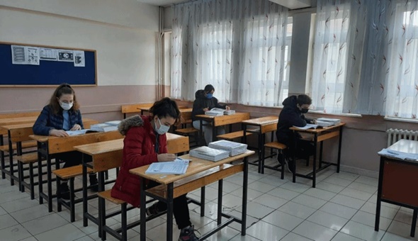 Büyükşehir 5 bin 100 öğrencinin daha yüzünü güldürdü 