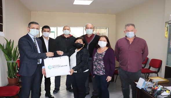 Büyükşehir’den muhtarlara sağlık sepeti 