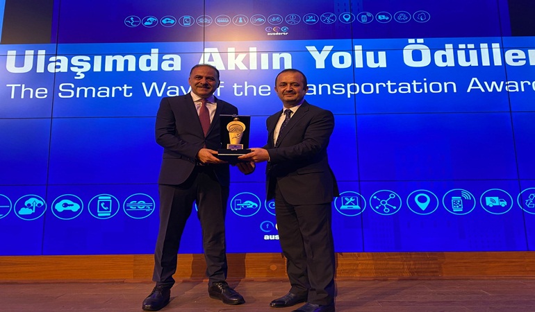 Büyükşehir’e iki yılda iki ulaşım ödülü