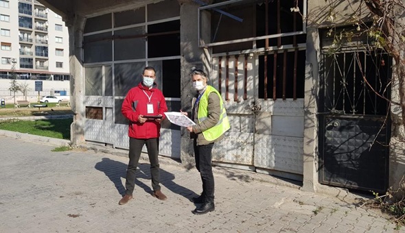 Büyükşehir hasar tespiti için İzmir'e mühendis gönderdi 
