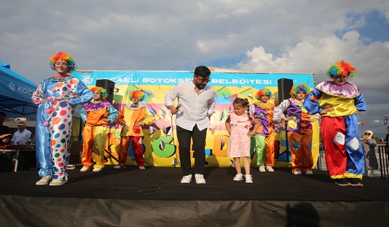 Büyükşehir’in bayram şenliği etkinliğinde bayram coşkusu