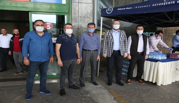 Büyükşehir, terhis olan askerleri Otogar’da karşıladı