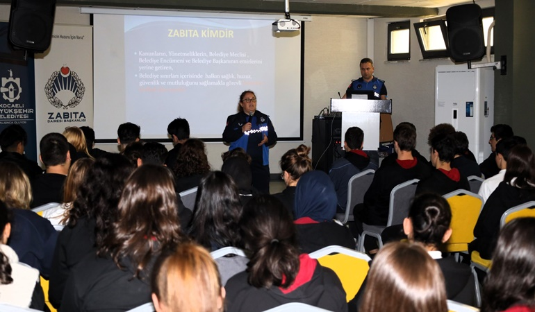 Büyükşehir zabıtası o okulda derse girdi!