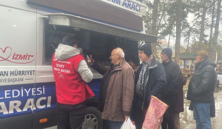 Buz gibi havada vatandaşın içini ısıtan ikram