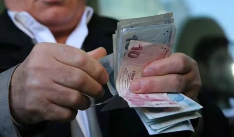 Çalışan emeklilere 2024’de ikramiye verilecek