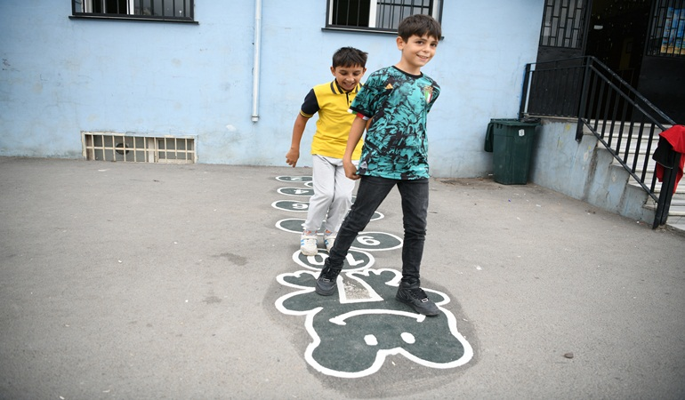 Çayırova Belediyesi çocukları oyunla tavladı!