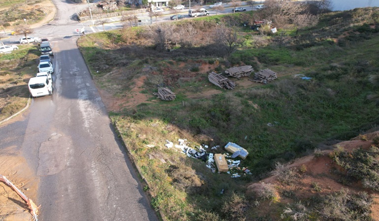 Çayırova’da boş araziye atık döken firmaya ceza