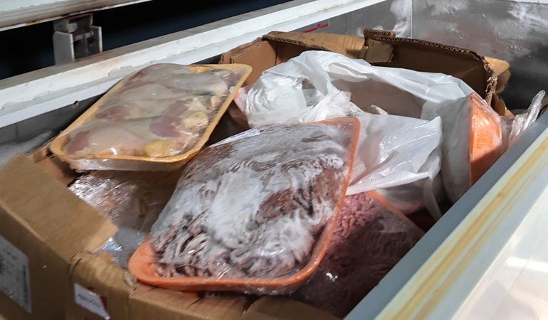 Çayırova’da bozuk et satan kasap mühürlendi